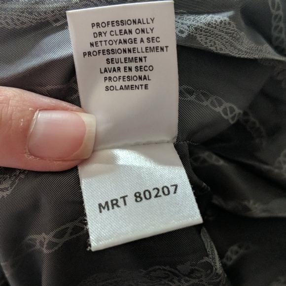 BCBG MaxAzria Cropped Black Jacket, sz XS - Picture 8 of 9